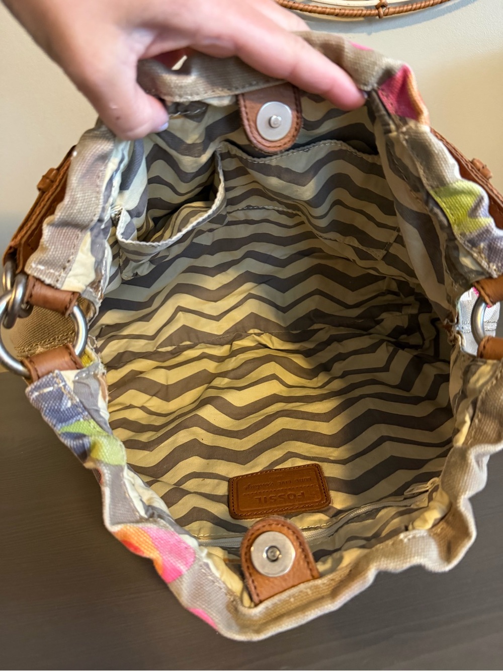 Fossil Vintage Y2K Floral Appliqué Canvas Shoulder Bag in Brown and Multicolor - Picture 9 of 14